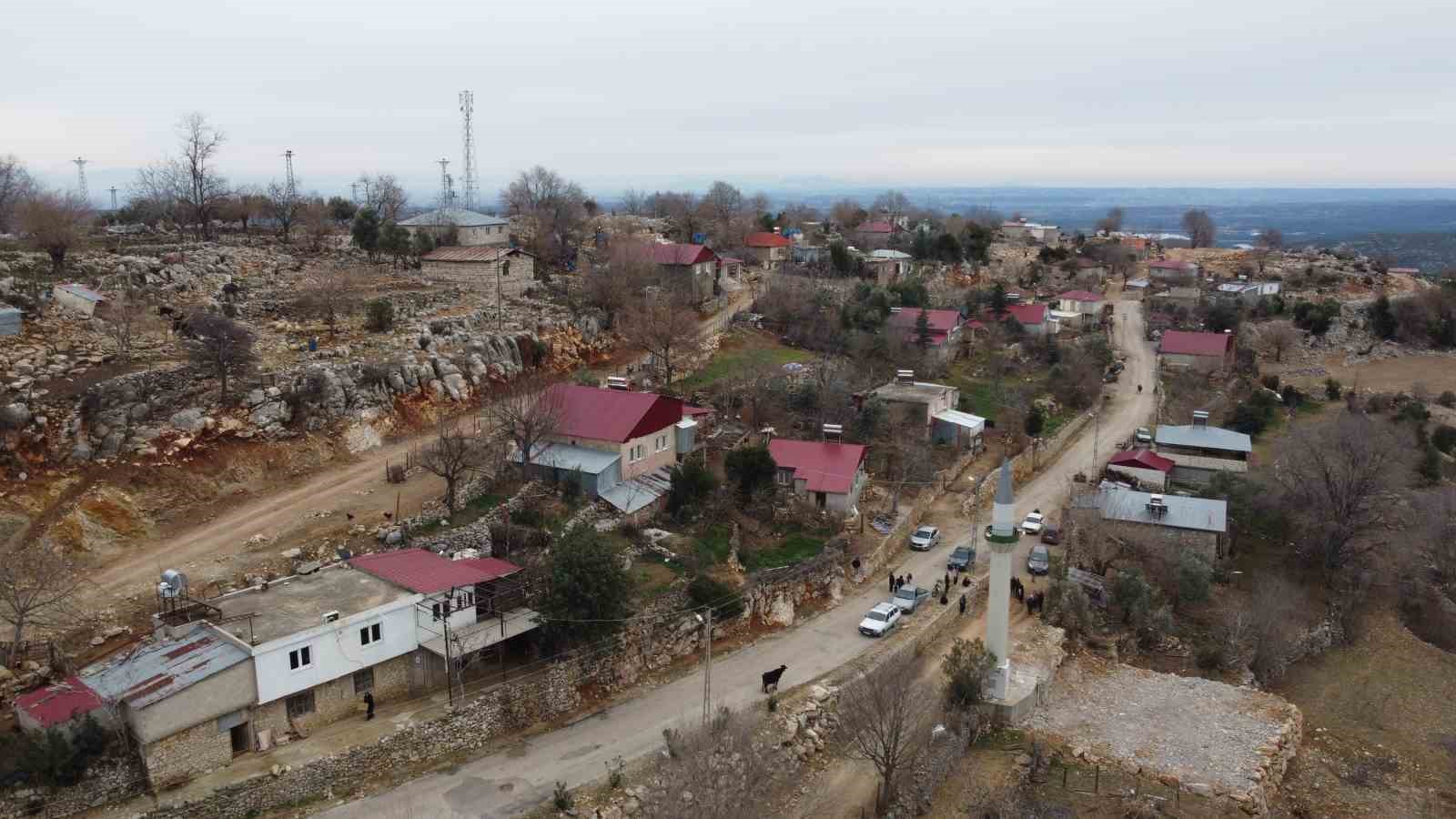 cemaat imam minare var fakat cami yok 2 lz8bNKJe