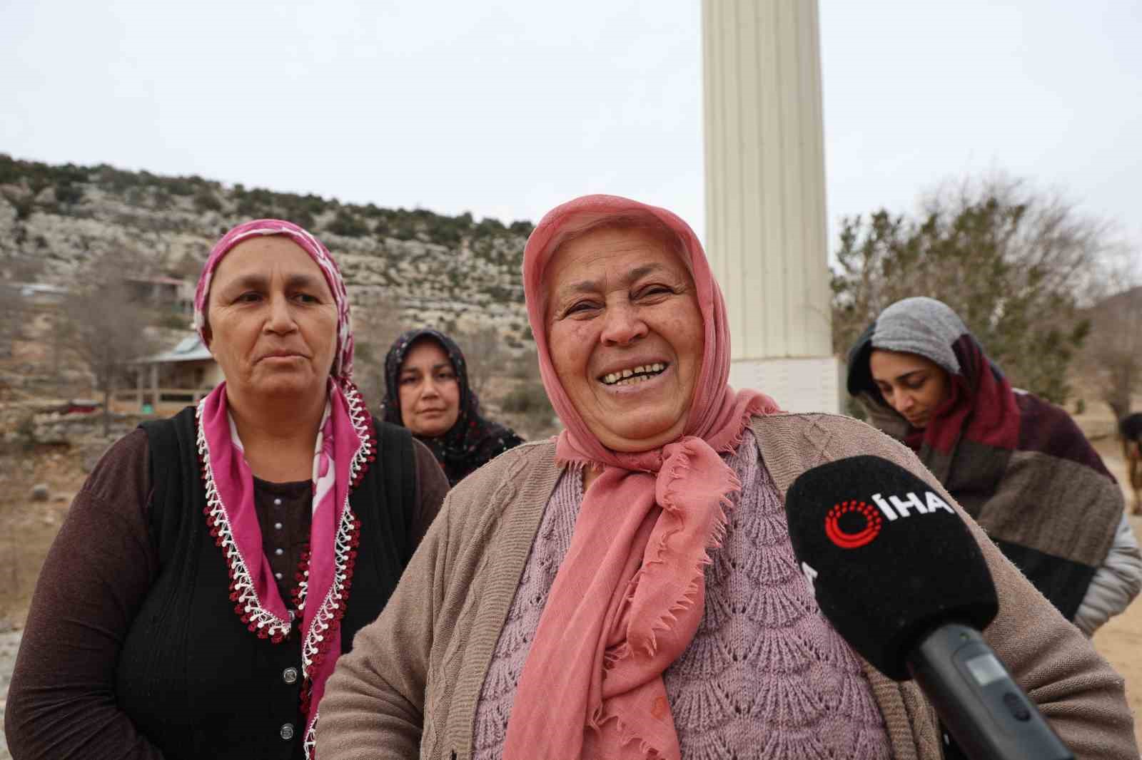cemaat imam minare var fakat cami yok 4