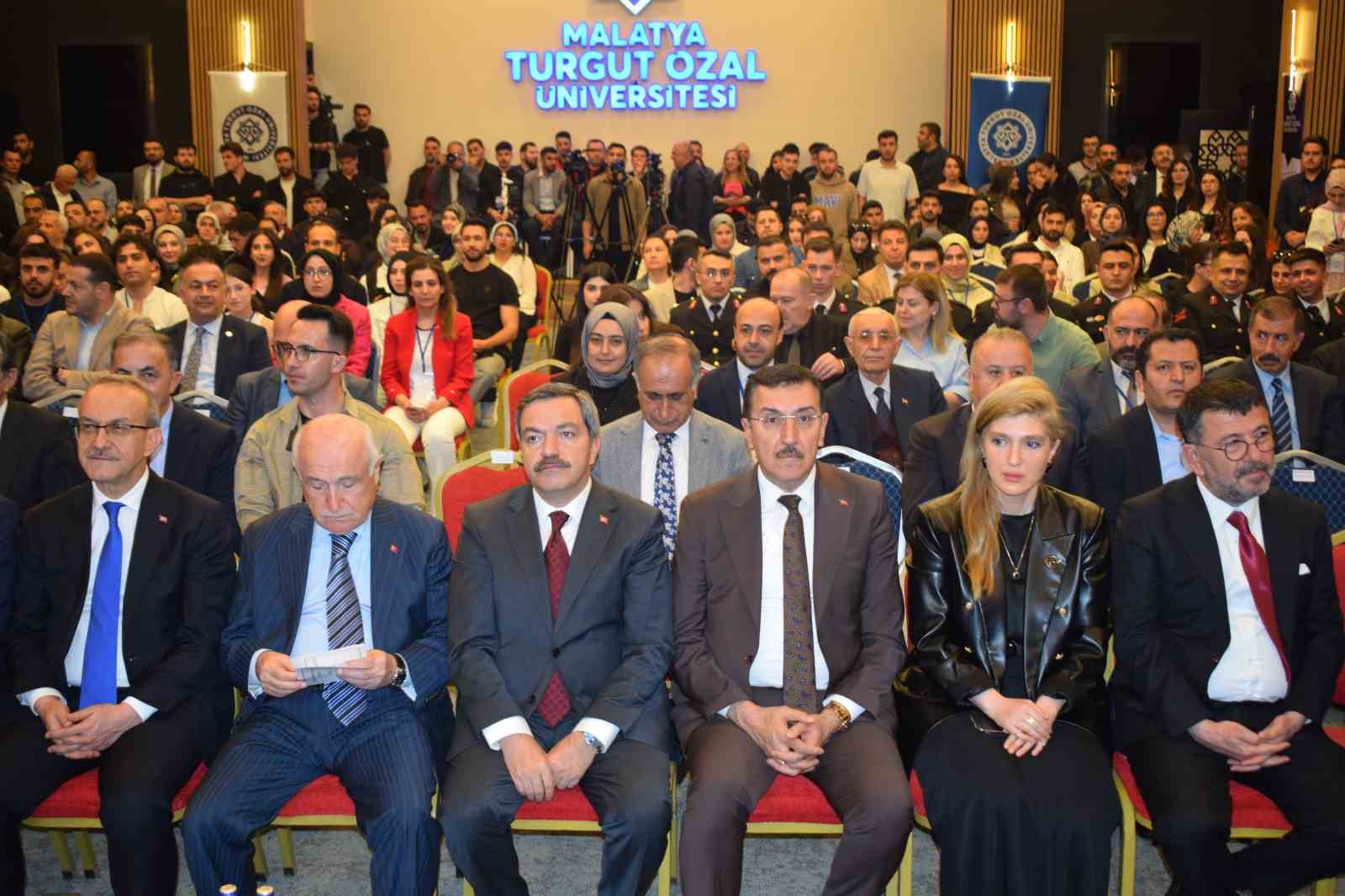 cemil cicek ozal turkiyeye cag atlatti uc temel ozgurlukle donusum sagladi 2 EjHytmyL
