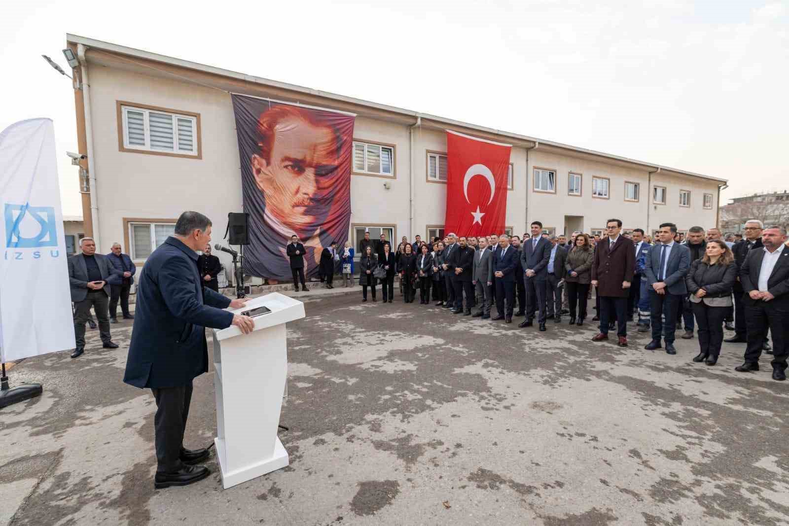 cemil tugay izsu personeli ile bayramlasti izsu bizim gururumuzdur 4 EUXjizbt