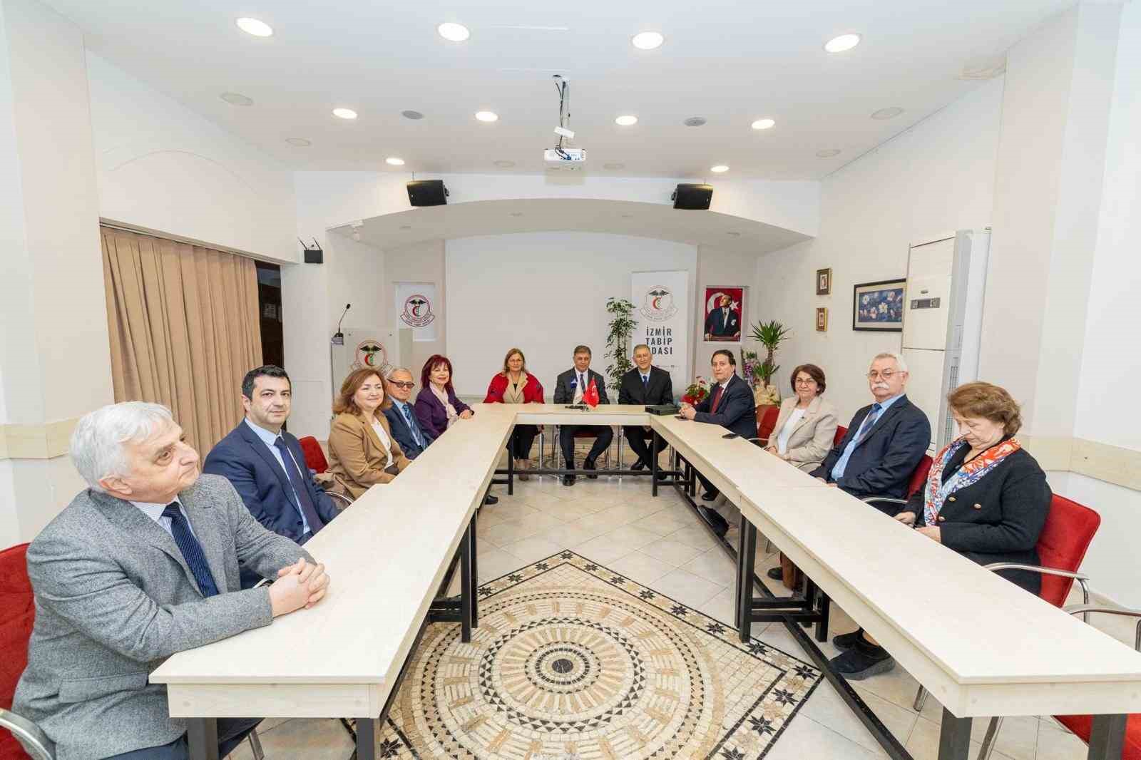 cemil tugaydan saglik emekcilerine tesekkur 2 TfFH4NAp