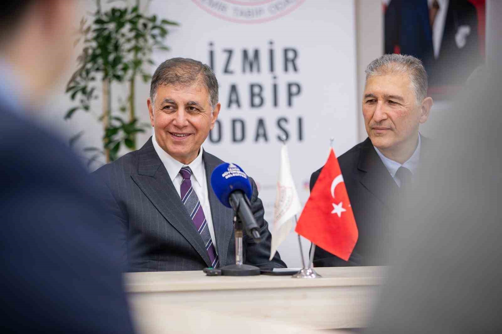 cemil tugaydan saglik emekcilerine tesekkur 3 RSRVAhLI