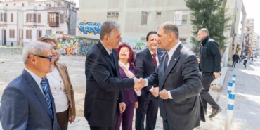 cemil-tugaydan-saglik-emekcilerine-tesekkur-a6V4vxnt.jpg