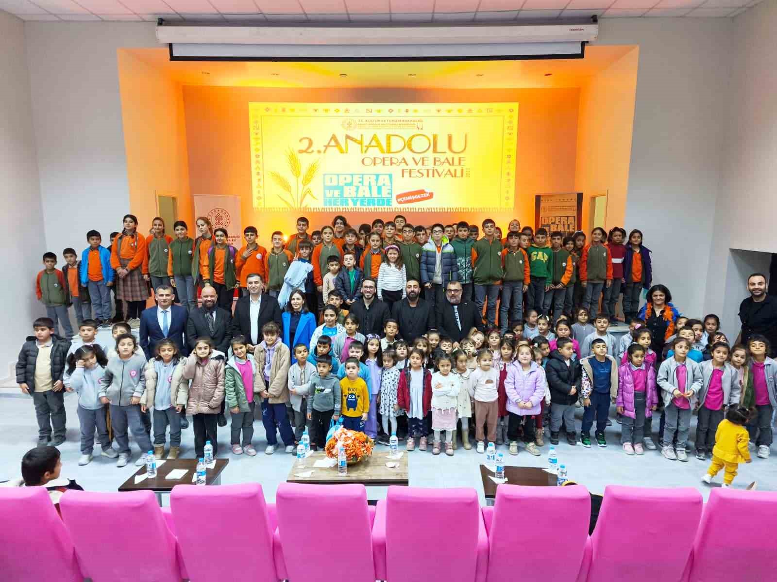 cemisgezekte ilk kez sahnelenen opera ve baleye yogun ilgi 6