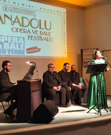 cemisgezekte-ilk-kez-sahnelenen-opera-ve-baleye-yogun-ilgi-GrhzGEAk.jpg