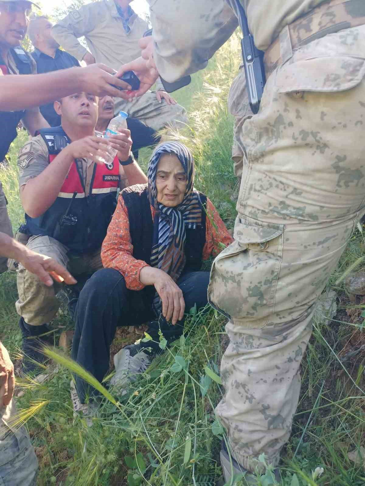 Çemişgezek’te kaybolan alzheimer hastası kadın jandarma tarafından dere yatağında bulundu 4 cemisgezekte kaybolan alzheimer hastasi kadin jandarma tarafindan dere yataginda bulundu 0 msQyS9Tj
