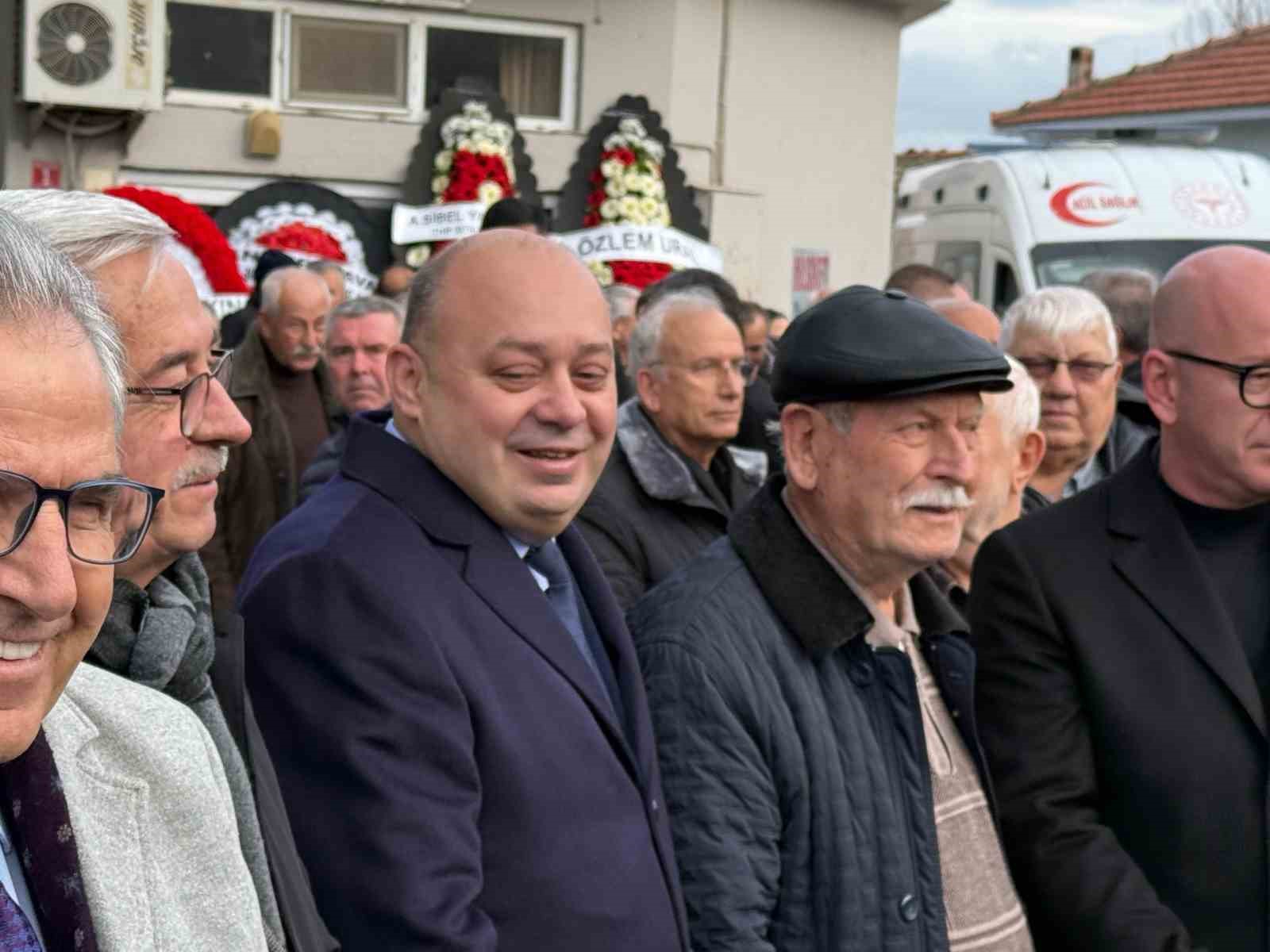 cenazede dikkat ceken rahatlik baskanin kahkahalari tepki cekti 1 Gf7fRKH3