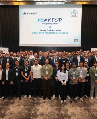 cengiz-enerji-elektrik-elektronik-muhendisligi-ogrencileriyle-bir-araya-geldi-4X91zGpU.jpg
