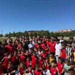 cengiz-under-memleketi-balikesirde-genc-sporcularla-bulustu-8xtfTeru.jpg