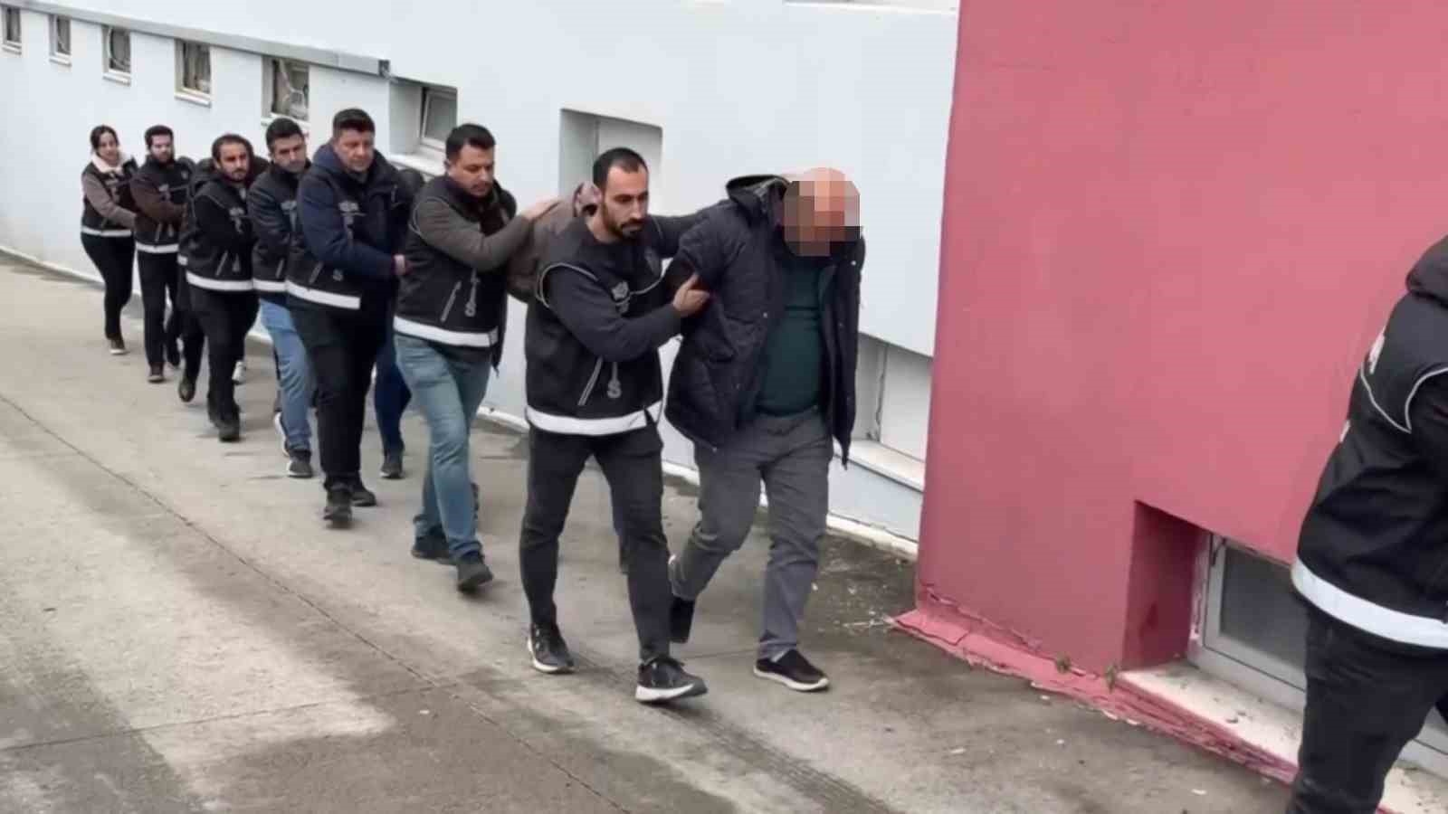 cep telefonu bayii ve kuyumcu gorunumlu tefecilik iddiasi 11 gozalti 1 CVlgAM8E