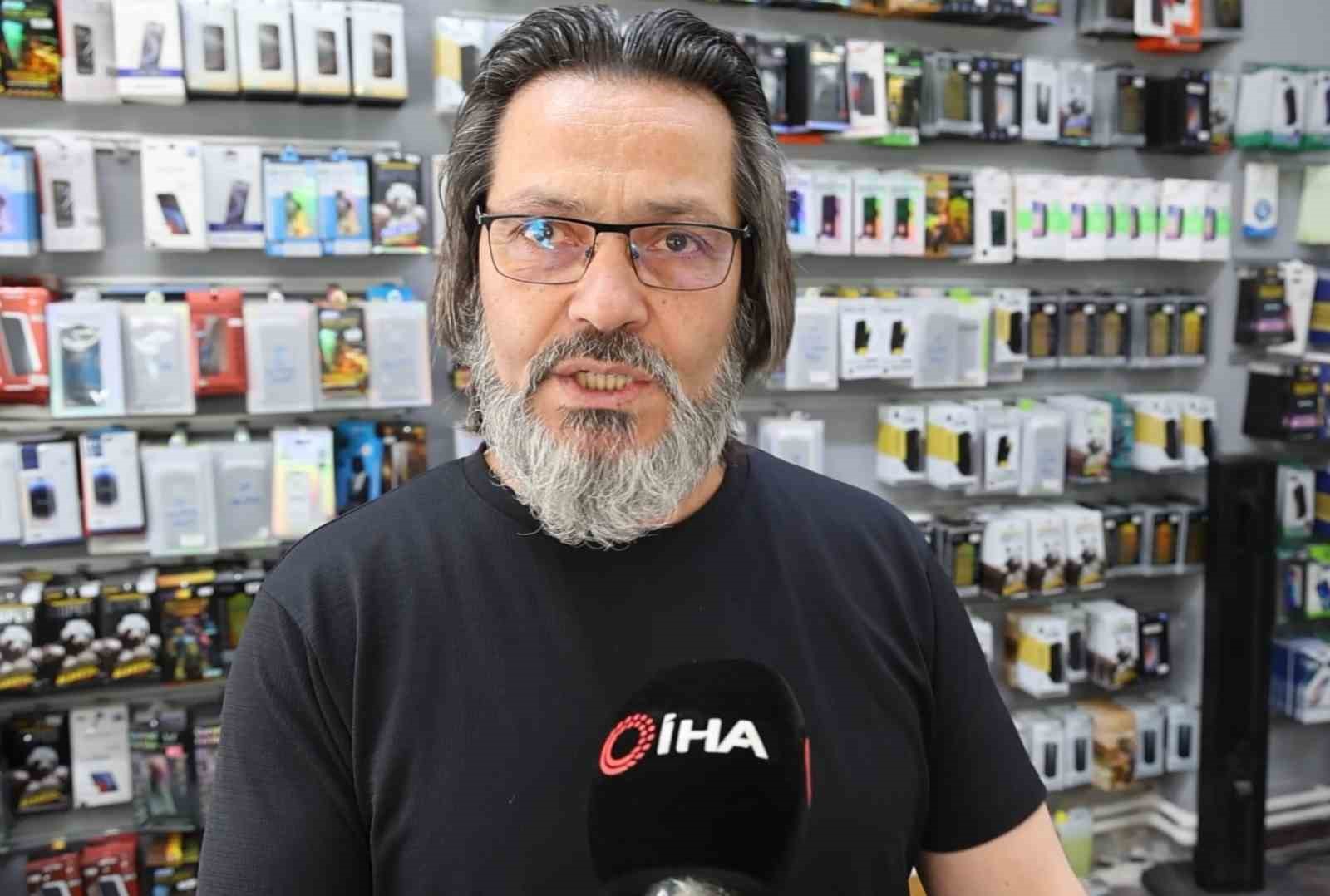 cep telefonu bomba gibi patlayip alev aldi o anlar kamerada 1 JqZXz2Ns