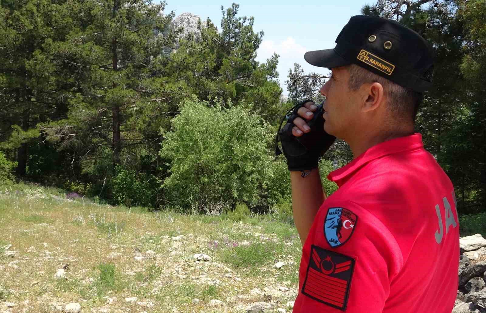 Cep telefonundan gönderdikleri SOS mesajı ile kurtarıldılar 14 cep telefonundan gonderdikleri sos mesaji ile kurtarildilar 10 WEune9Ks