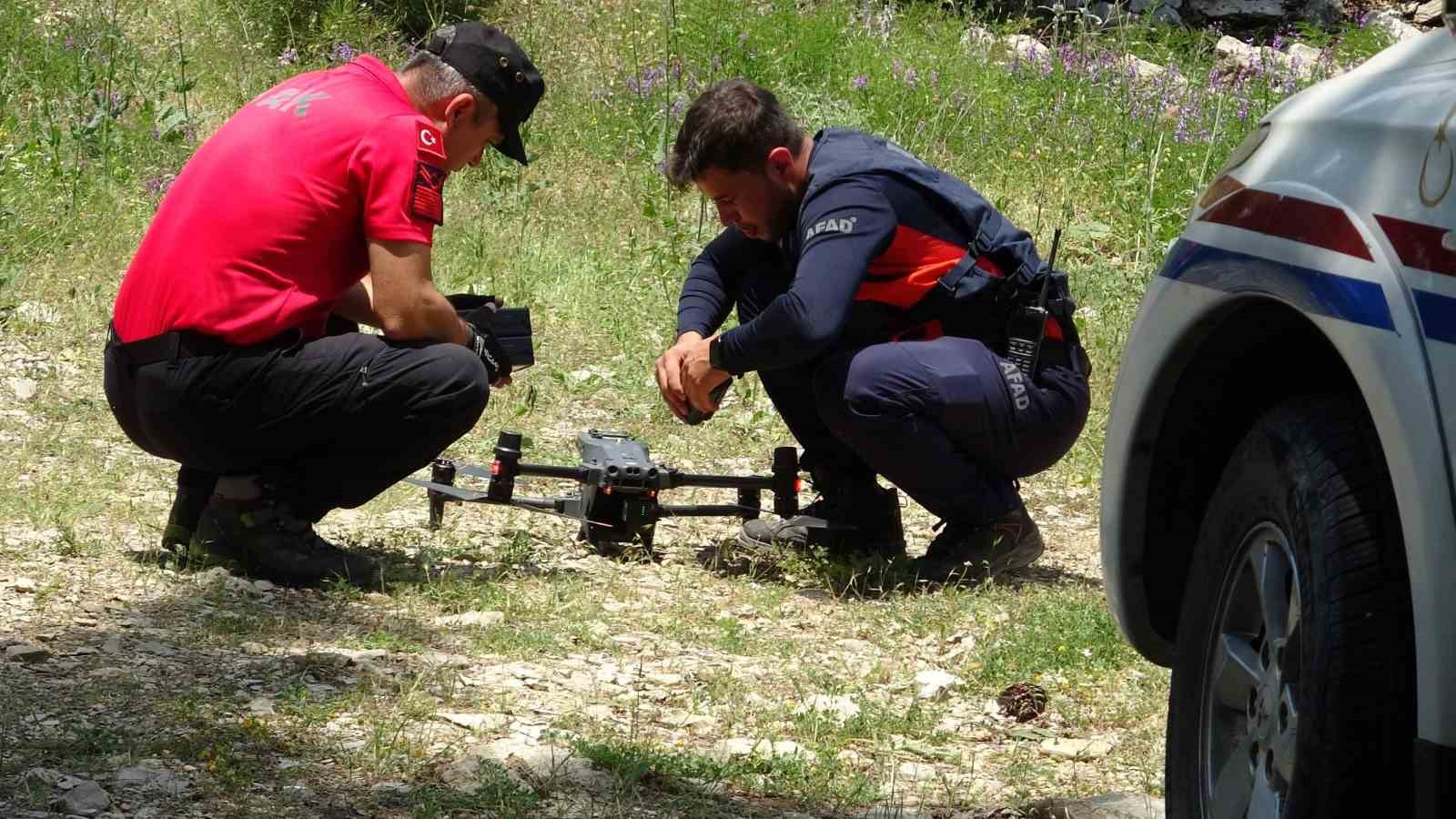 Cep telefonundan gönderdikleri SOS mesajı ile kurtarıldılar 13 cep telefonundan gonderdikleri sos mesaji ile kurtarildilar 9 4HclrP4n