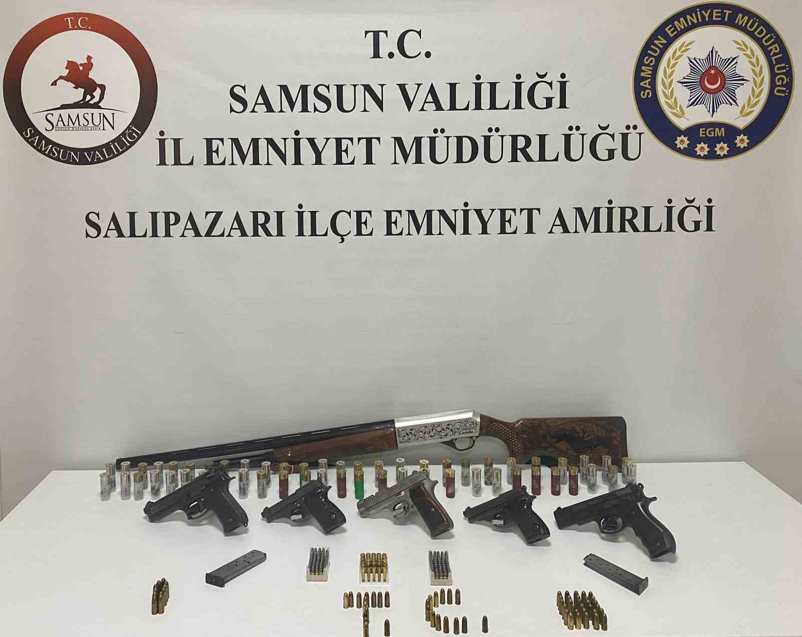 cephanelik gibi ev cok sayida silah ve muhimmat ele gecirildi 0 i5iw22VJ