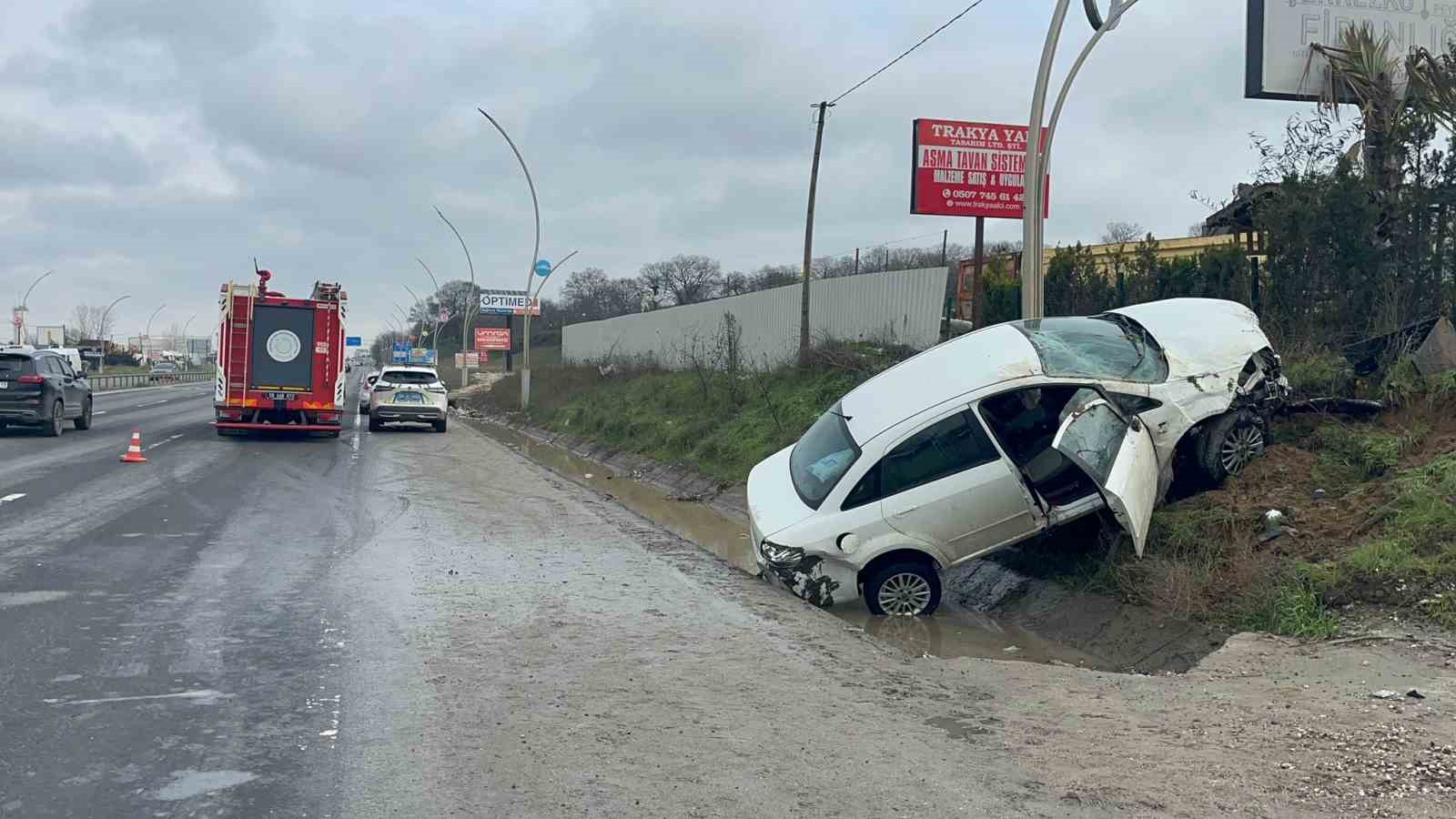 cerkezkoyde feci kaza 3 yarali 1 WBZHitej