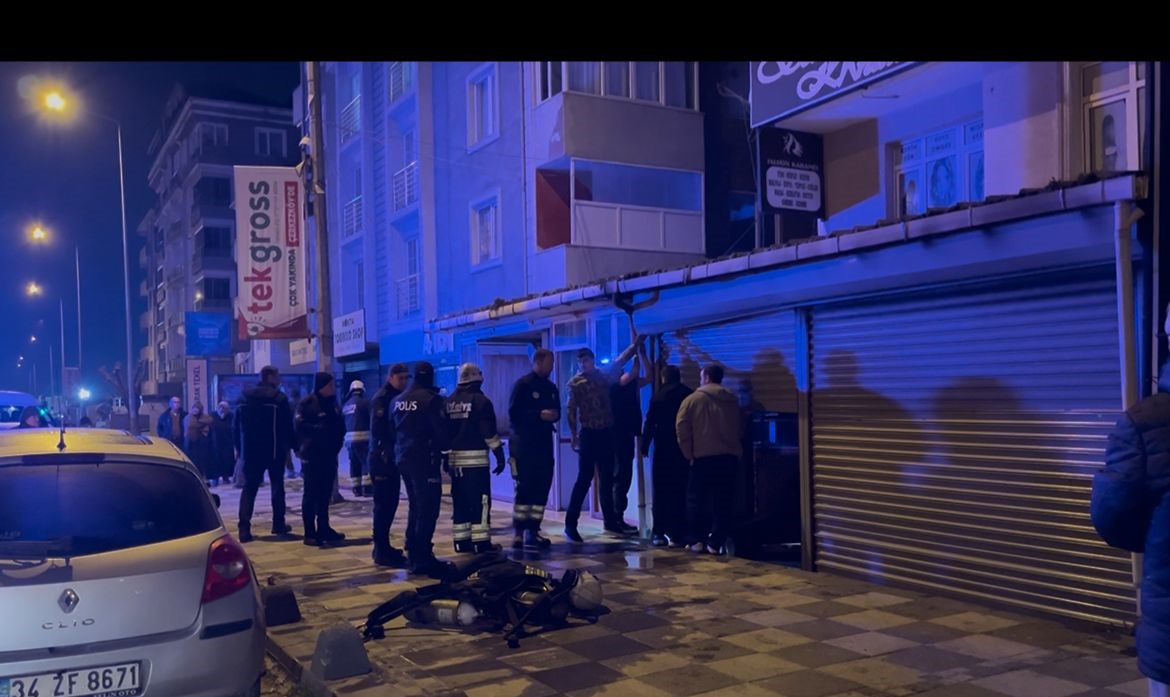 cerkezkoyde is yeri yangini 3 Q449eGQY