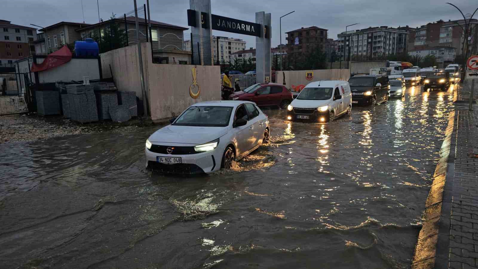 cerkezkoyde saganak yagis hayati felc etti 0 ew6vDe5g