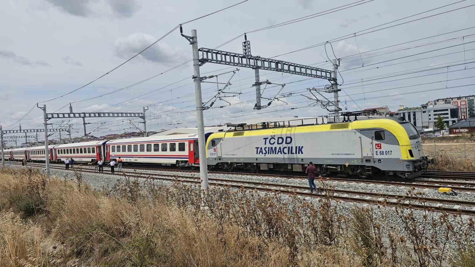 Çerkezköy’de yolcu treni raydan çıktı 4 cerkezkoyde yolcu treni raydan cikti 0 BfdjTeq3