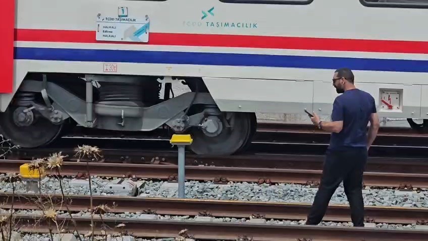 Çerkezköy’de yolcu treni raydan çıktı 5 cerkezkoyde yolcu treni raydan cikti 1 hUFnEAh1