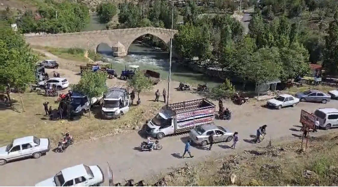 cermikte tarihi kopru yaninda hayvan pazari kuruldu 0