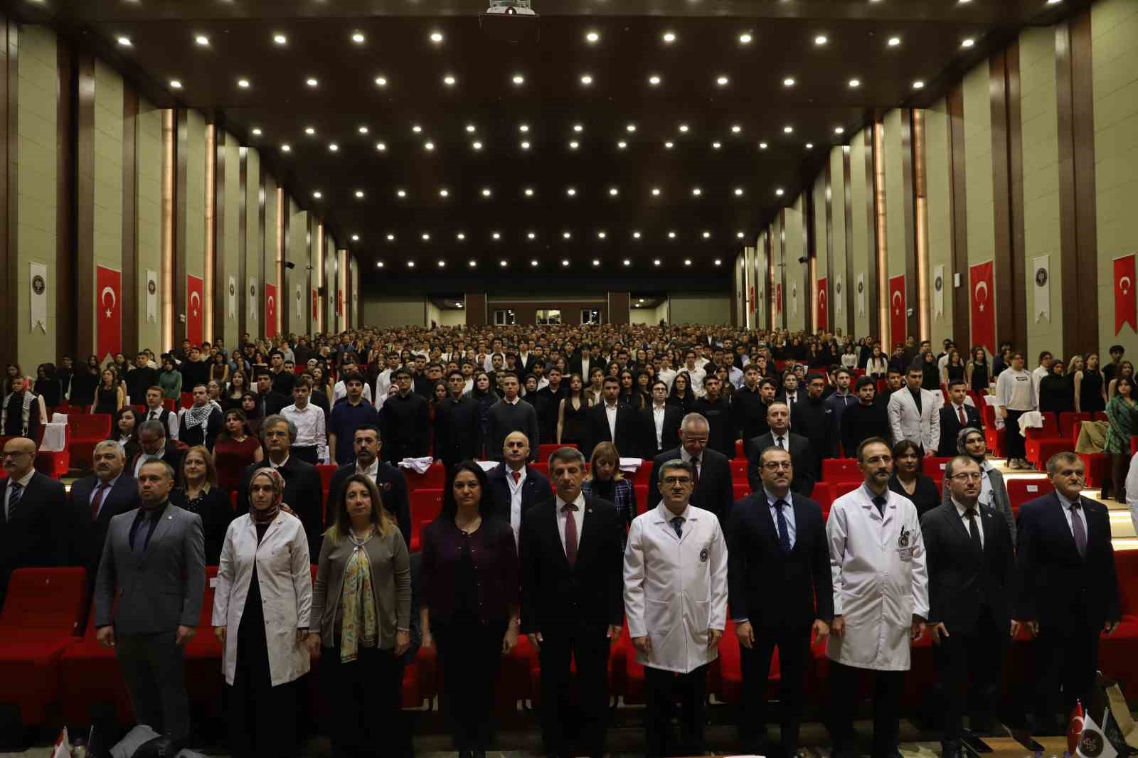 Cerrahpaşa Tıp Fakültesi öğrencileri Bahçelievler’de beyaz önlük giydi 5 cerrahpasa tip fakultesi ogrencileri bahcelievlerde beyaz onluk giydi 1 e8rbsLJf