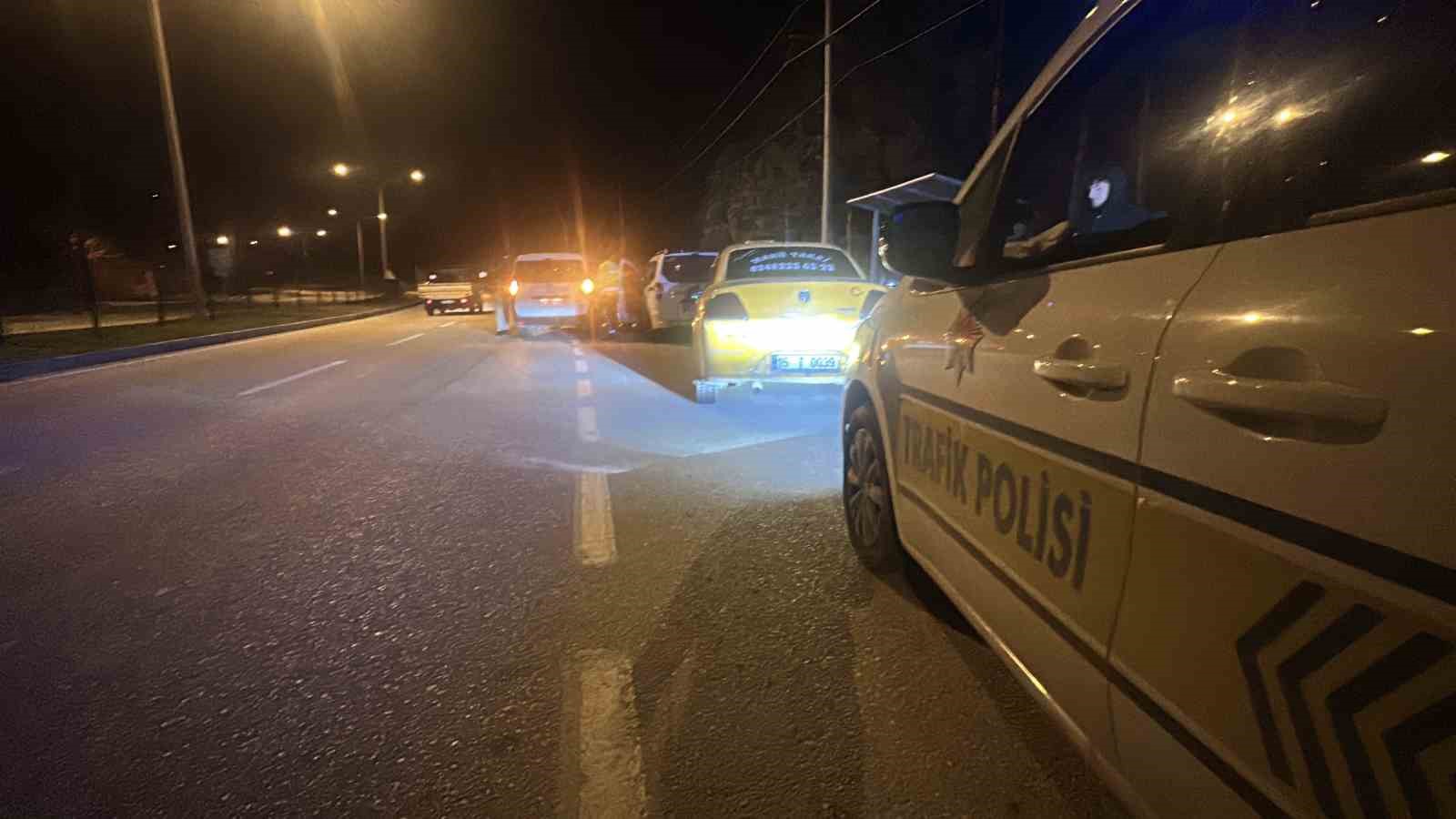 Çevirmeden kaçan alkollü sürücü yakalandı, polise zor anlar yaşattı 6 cevirmeden kacan alkollu surucu yakalandi polise zor anlar yasatti 2 QV6ftfa1