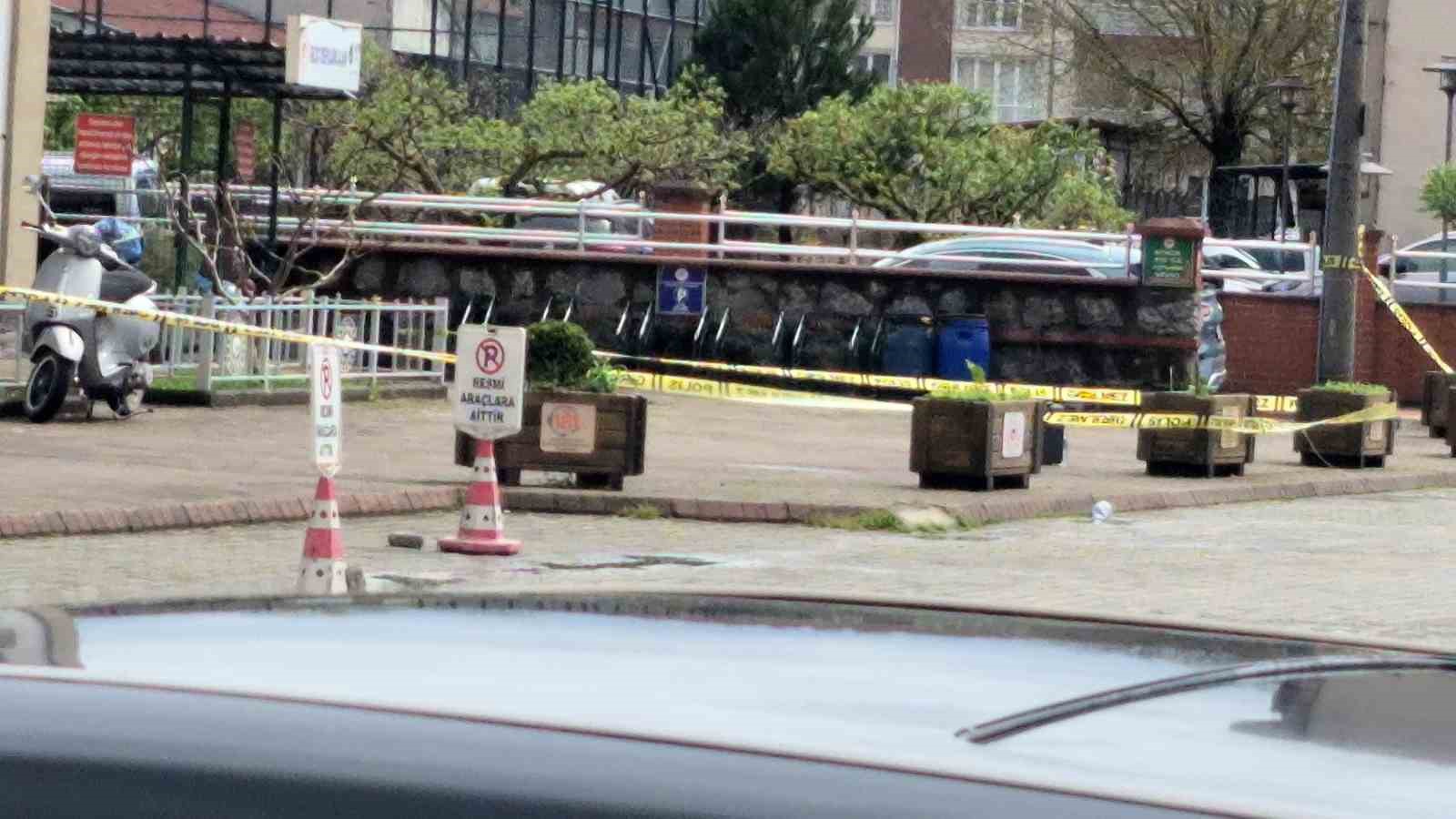 cevre sehircilik mudurlugu onunde bomba panigi 2 mBm9dOHf