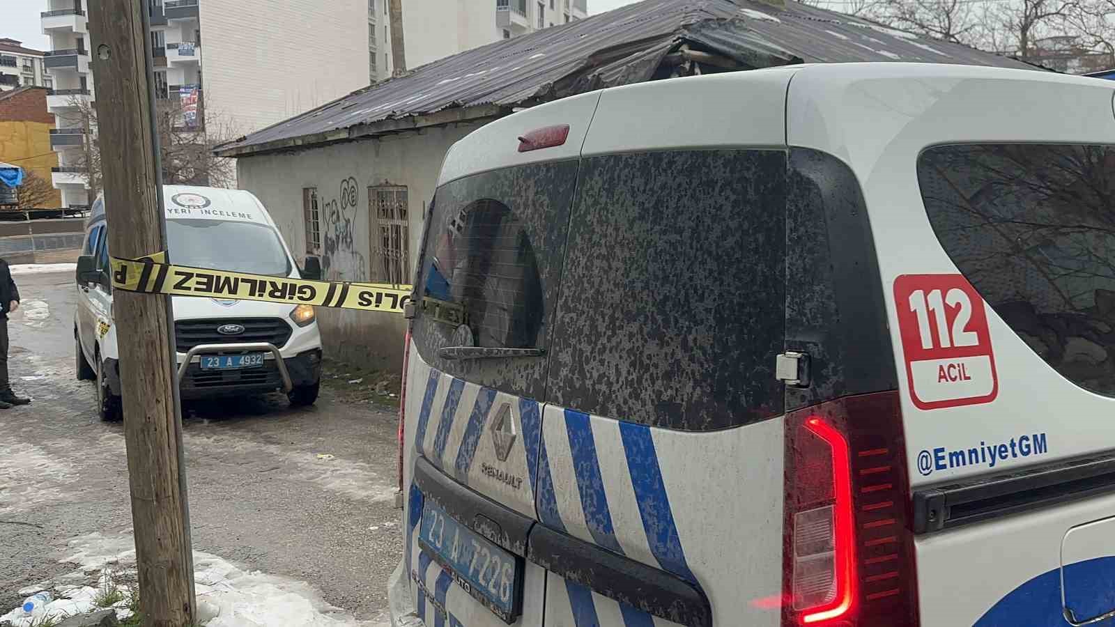 cevreye rastgele ates etti 1 kisiyi yaraladi 2 1z27aSz5