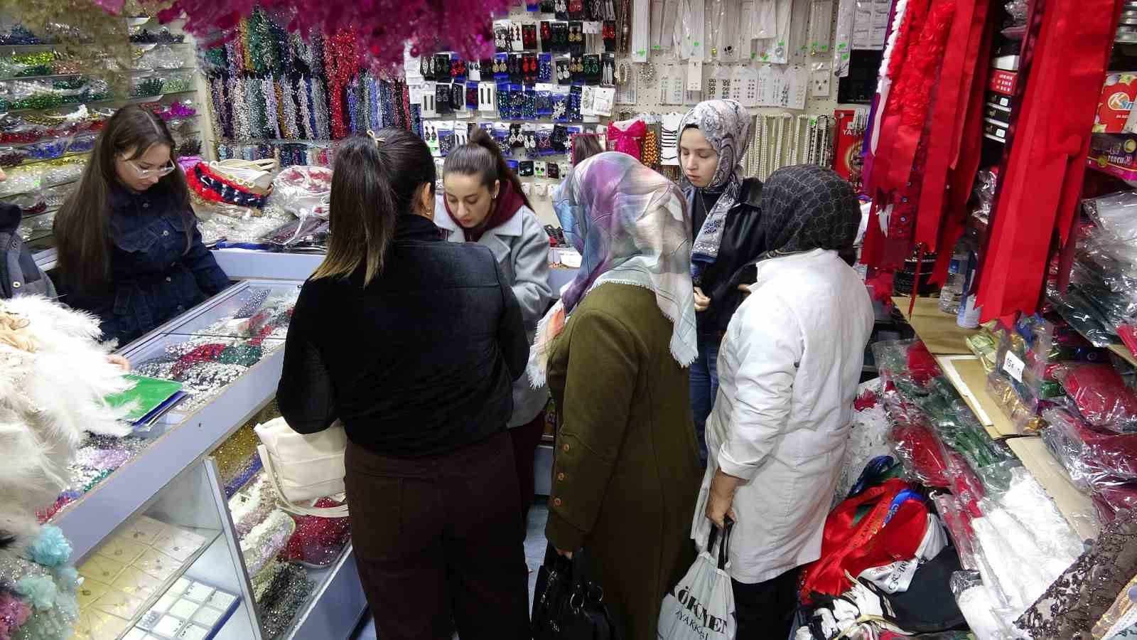 ceyiz duzen kizlarin yolu bu carsidan geciyor 3 jLvQJayb