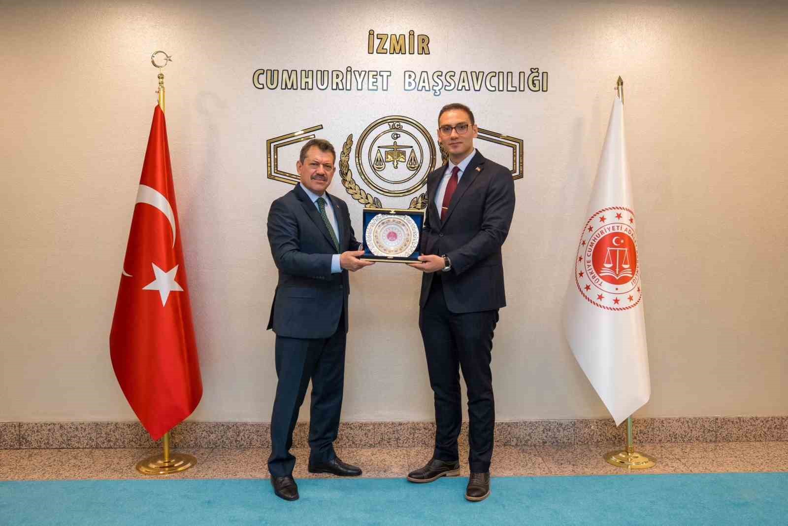 ceza ve tevkifevleri genel mudur yardimcisi kocakaleden izmir cumhuriyet bassavcisi yeldana ziyaret 0 LvgYfGht