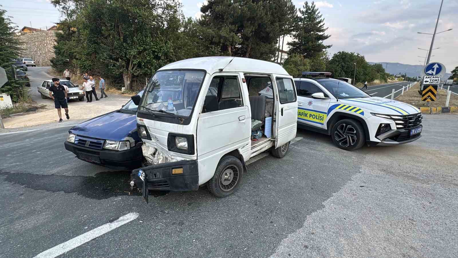 "Ceza yerine aracını yaptırayım" teklifinde bulunan alkollü sürücü polisi görünce kaçtı 4 ceza yerine aracini yaptirayim teklifinde bulunan alkollu surucu polisi gorunce kacti 0