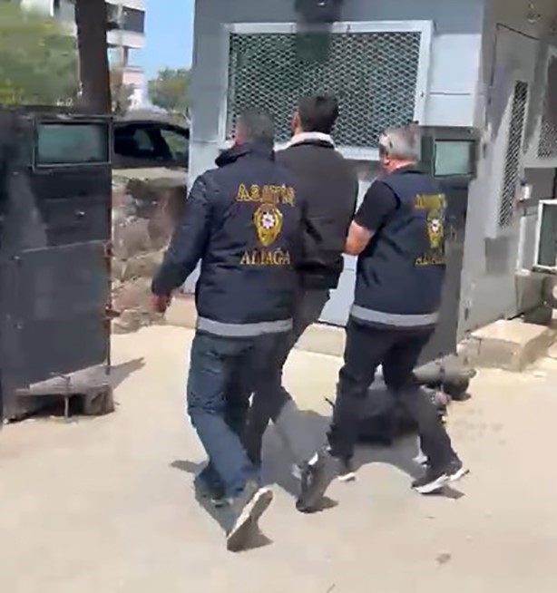 Cezaevi firarisi Aliağa’da polisten kaçamadı 4 cezaevi firarisi aliagada polisten kacamadi 0