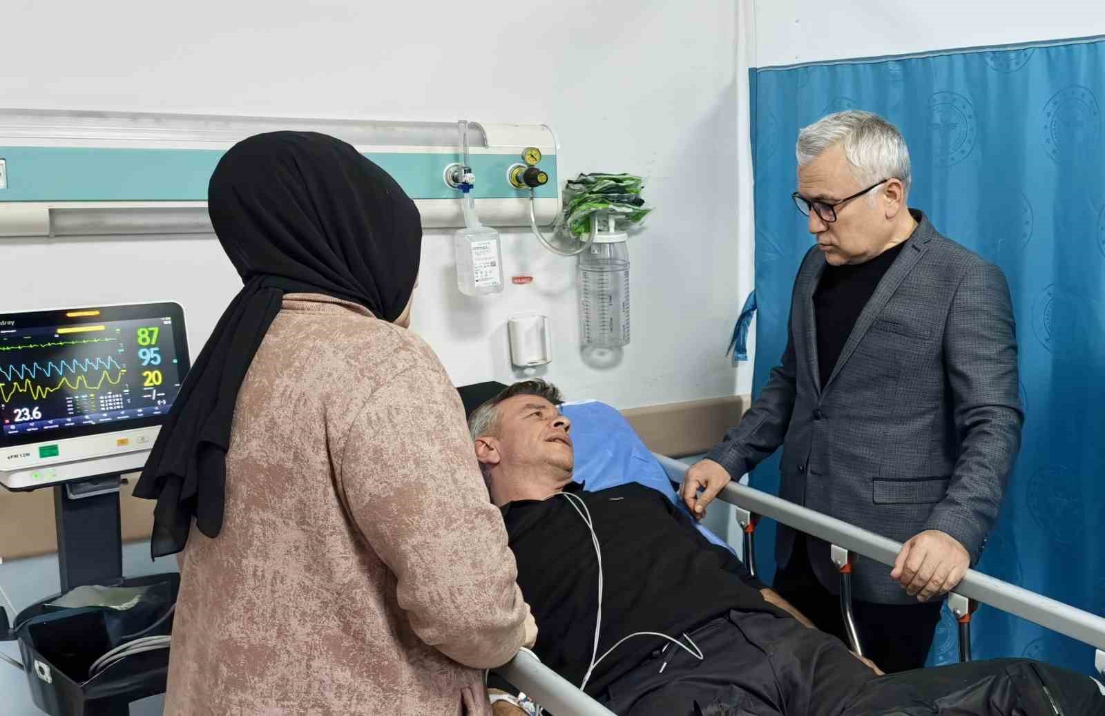 Cezaevi otobüsü kaza yaptı, Vali Şimşek yaralıları ziyaret etti 9 cezaevi otobusu kaza yapti vali simsek yaralilari ziyaret etti 5 snM7aICr