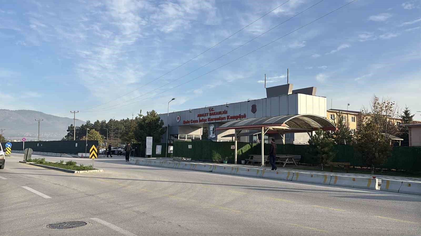 cezaevinde babasinin hastanelik ettigi 4 yasindaki kizdan sevindirici haber 1