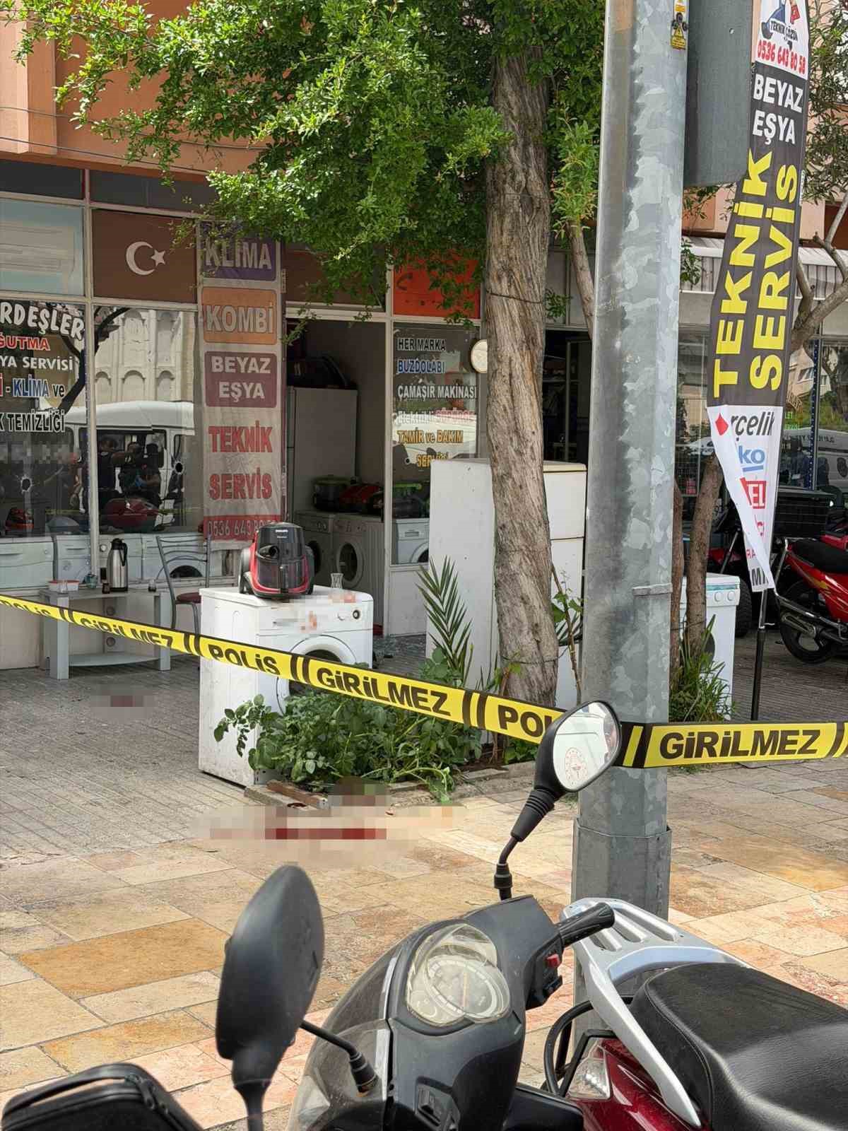 cezaevinden cikip husumetlisini yaraladi polis gelene kadar basinda bekledi 2 nT8hsuOA
