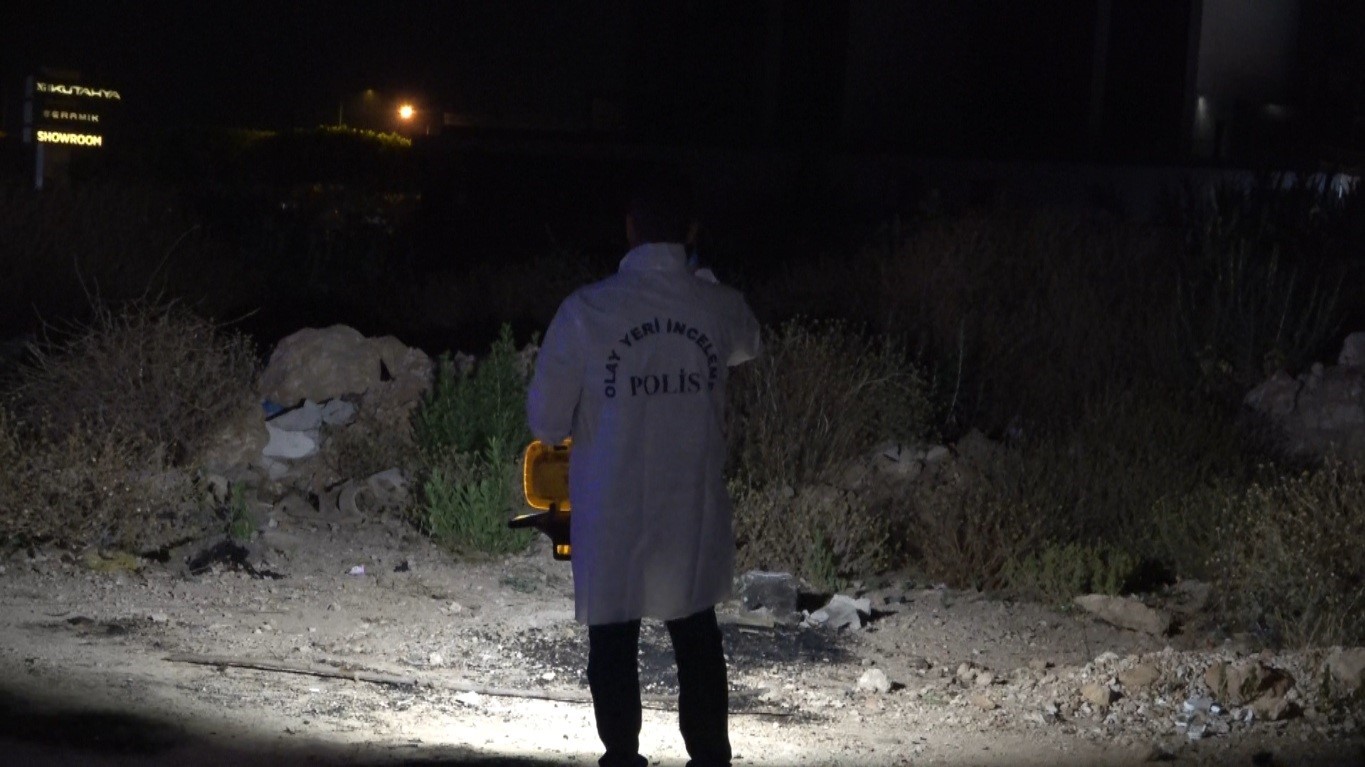 cezaevinden izinli cikan sahis bos arazide olu bulundu 0