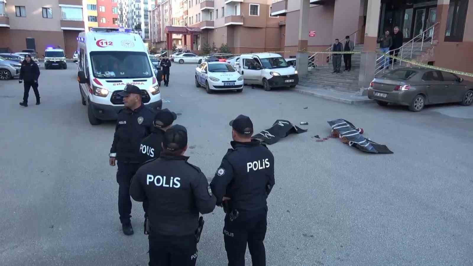 cezaevinden izinli cikti daha once bicakla yaraladigi kadini bu defa silahla vurdu sonra intihar 8qzJRsSK