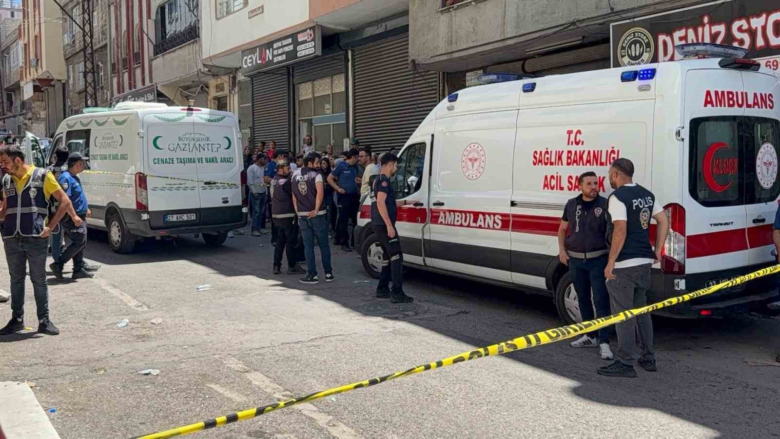 Cezaevinden izinli çıktı, eşini öldürdü 5 cezaevinden izinli cikti esini oldurdu 1 FY2NqKdt