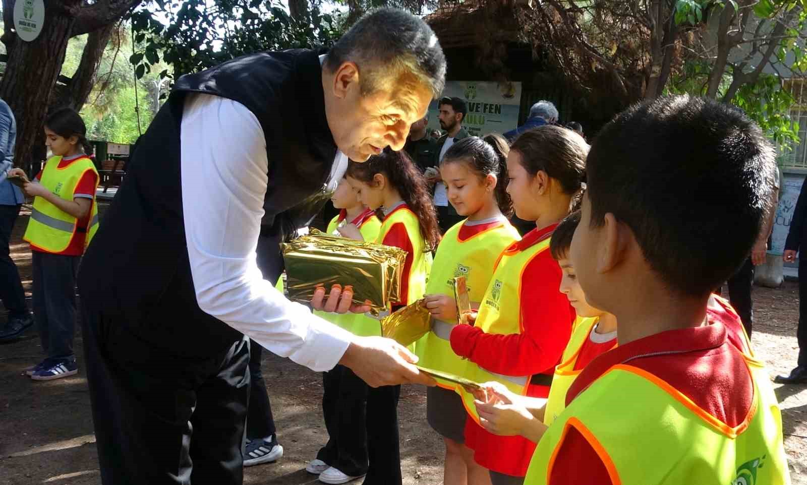cezasi 2 milyon 800 bin tlye kadar cikiyor akdenizin guzelligi kum zambaklari koruma altina