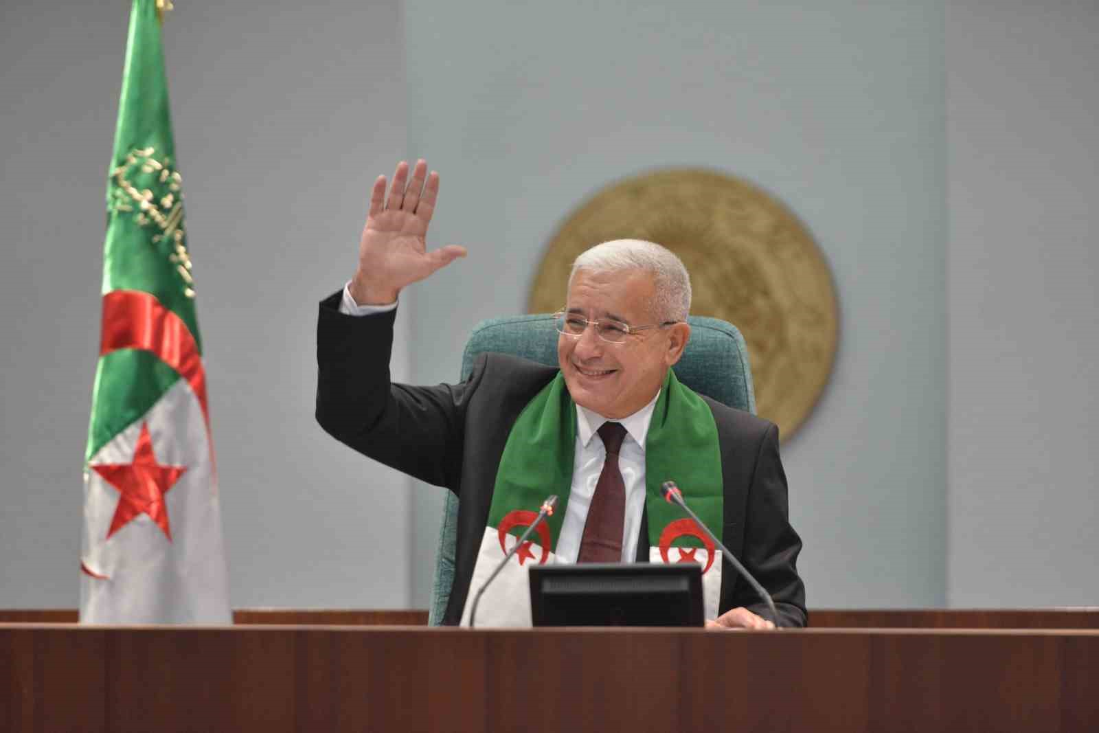 Cezayir’de Fransız sömürgeciliğini suç ilan eden yasa tasarısı oybirliği ile kabul edildi 7 cezayirde fransiz somurgeciligini suc ilan eden yasa tasarisi oybirligi ile kabul edildi 3 bDdJmU11