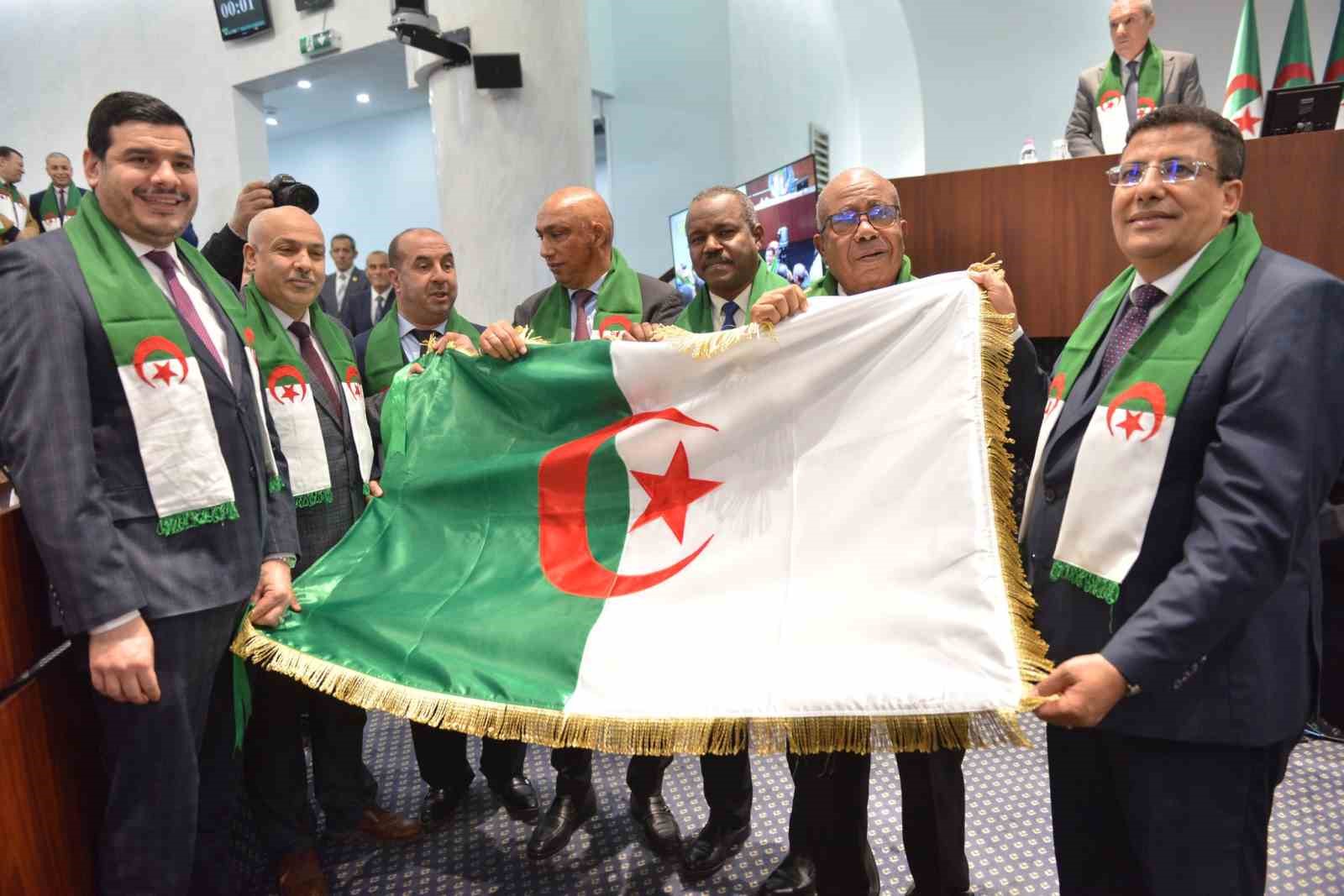 Cezayir’de Fransız sömürgeciliğini suç ilan eden yasa tasarısı oybirliği ile kabul edildi 9 cezayirde fransiz somurgeciligini suc ilan eden yasa tasarisi oybirligi ile kabul edildi 5 8Dg1g9Wd