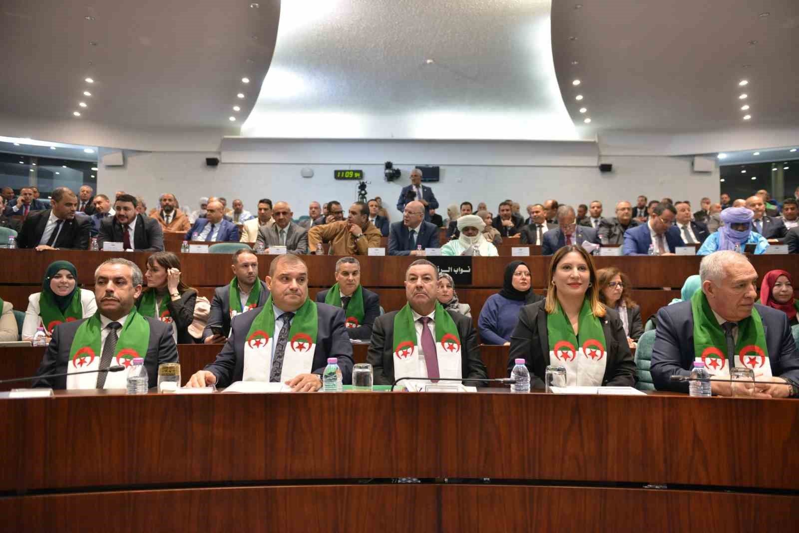 Cezayir’de Fransız sömürgeciliğini suç ilan eden yasa tasarısı oybirliği ile kabul edildi 11 cezayirde fransiz somurgeciligini suc ilan eden yasa tasarisi oybirligi ile kabul edildi 7 qJGMarJP