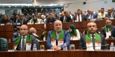 cezayirde-fransiz-somurgeciligini-suc-ilan-eden-yasa-tasarisi-oybirligi-ile-kabul-edildi-UOiUMnxk.jpg