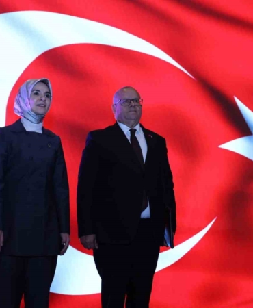 cezayirin-bagimsizliginin-71inci-yil-donumu-kutlandi-64Wdgtsi.jpg