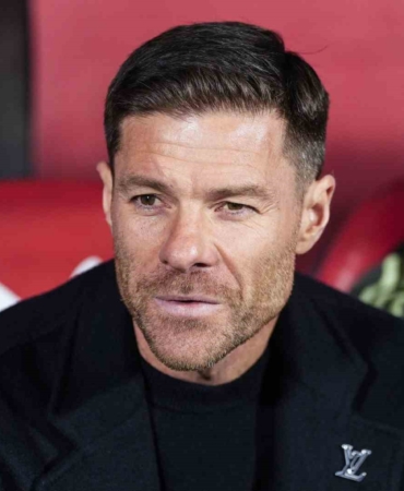 chelseanin-yeni-teknik-direktoru-xabi-alonso-oldu-C2fKjirs.jpg