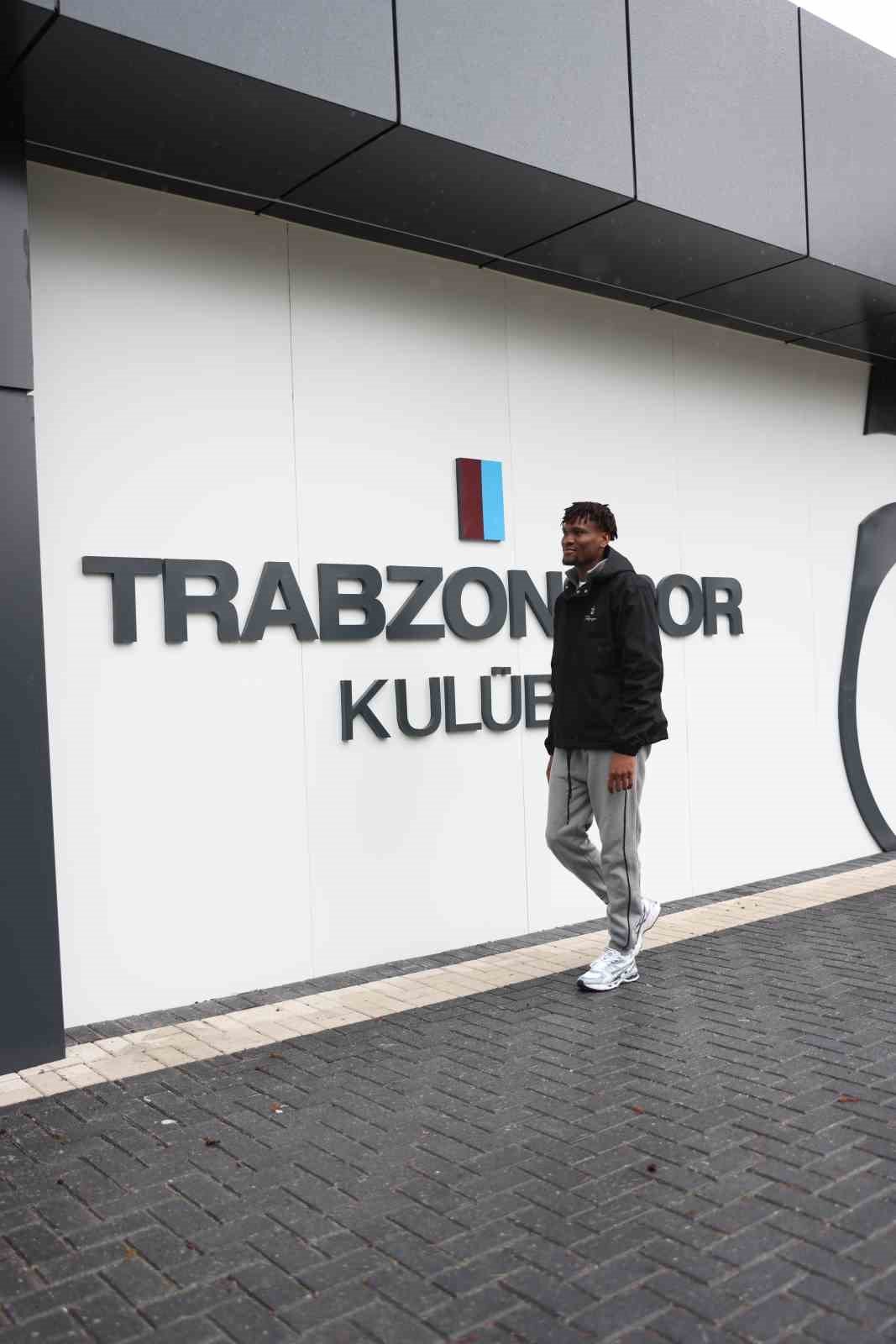 Chibuike Nwaiwu: "Taraftarın gönlünde yer edinmiş oyuncu olarak hatırlanmak isterim" 6 chibuike nwaiwu taraftarin gonlunde yer edinmis oyuncu olarak hatirlanmak isterim 2 zOvLZWkN