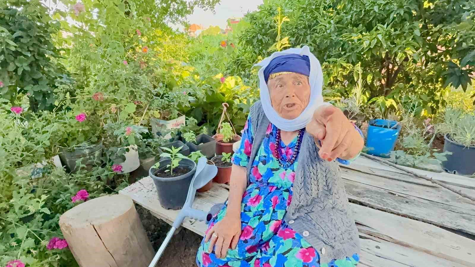 chp eski milletvekili ile kiz kardesi arasinda anne tartismasi jandarmaya tasindi 0 asDnltvP