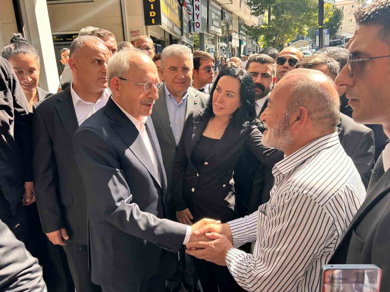 chp genel baskani kilicdaroglu ankarada esnafi ziyaret etti 0 IRC5gXJj
