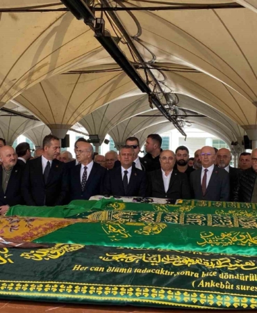 chp-genel-baskani-ozel-27-donem-milletvekili-turan-aydoganin-annesinin-cenazesine-katildi-hv6Bg2y4.jpg