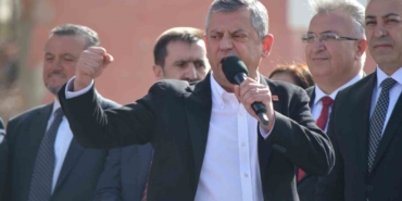 chp-genel-baskani-ozel-47-yil-ikinci-parti-kalan-ama-millete-saygisini-kaybetmeyen-siyasetin-KdNSwRbe.jpg